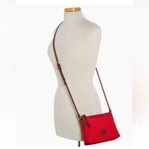 Women’s Adjustable Dooney & Bourke Timeless Crossbody Handbag Red Purse NWT
